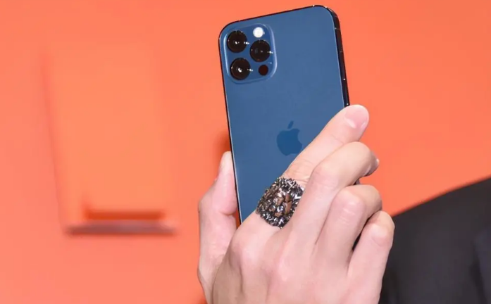 王场镇苹果手机维修分享iPhone12系列重启方法教程 